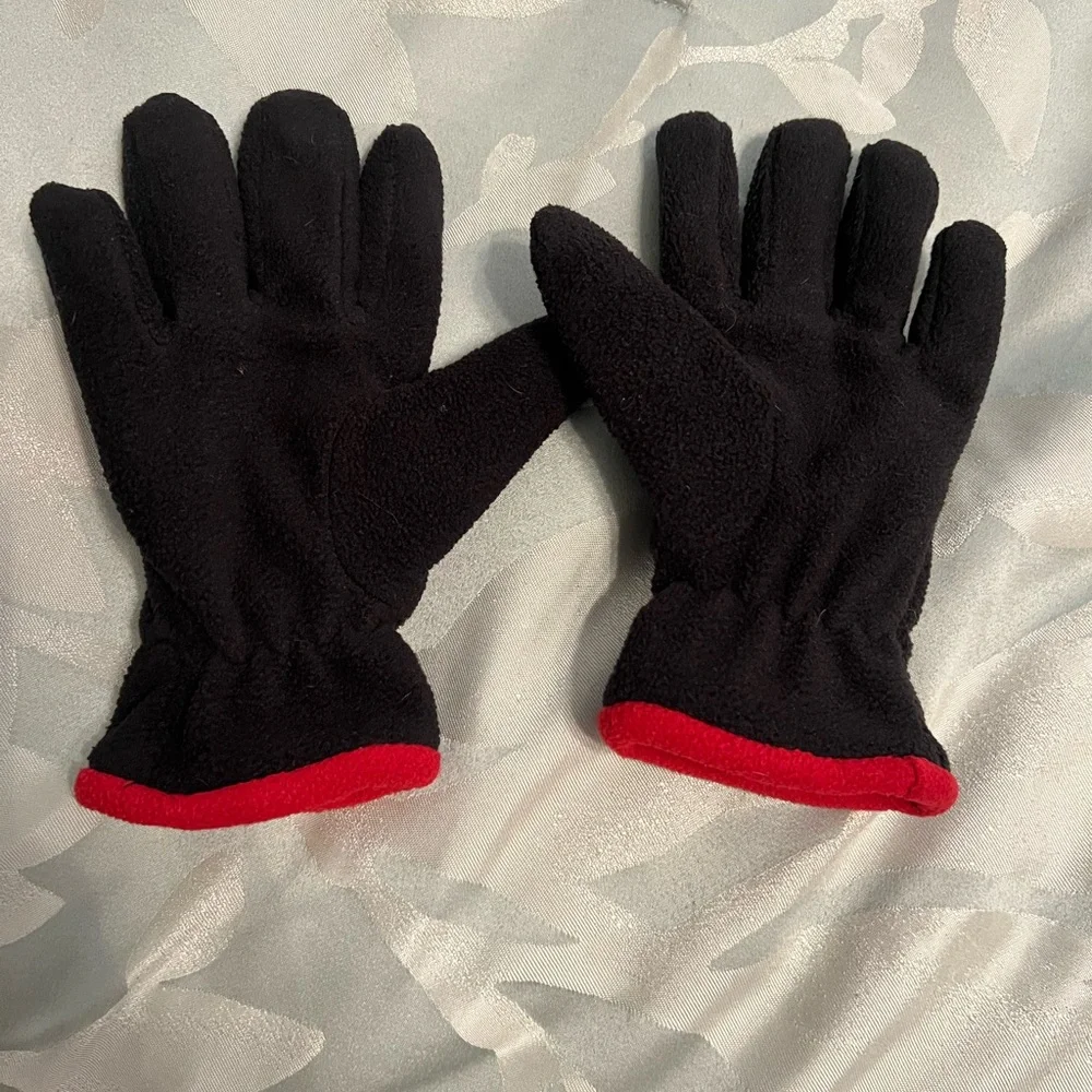 Nike Jordan youth fleece Black and Red winter Gloves with Logo size youth EUC